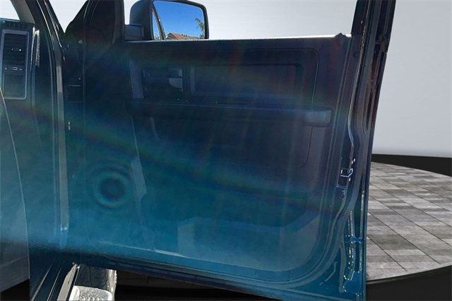 2019 Ram 1500 Classic Express 4x4 Quad Cab 6'4" Box - 22927174 - 13