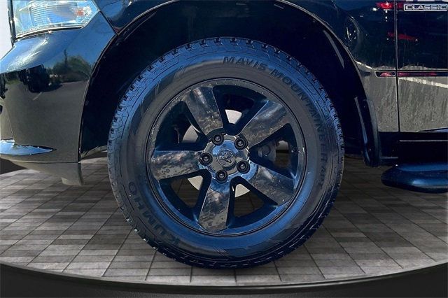 2019 Ram 1500 Classic Express 4x4 Quad Cab 6'4" Box - 22927174 - 31