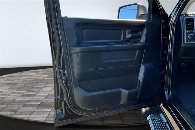 2019 Ram 1500 Classic Express 4x4 Quad Cab 6'4" Box - 22927174 - 6