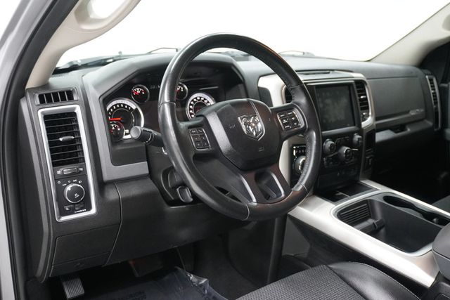 2019 Ram 1500 Classic Lone Star Silver 4x2 Crew Cab 5'7" Box - 22918570 - 9