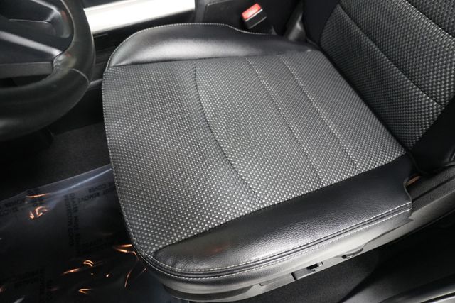 2019 Ram 1500 Classic Lone Star Silver 4x2 Crew Cab 5'7" Box - 22918570 - 11