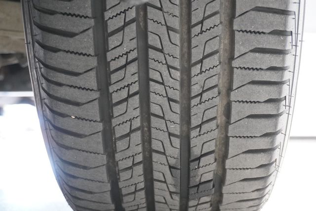 2019 Ram 1500 Classic Lone Star Silver 4x2 Crew Cab 5'7" Box - 22918570 - 24