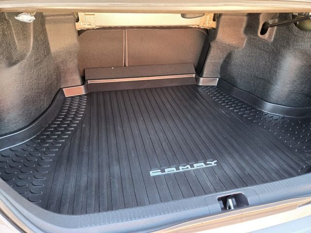 2019 Toyota Camry LE Automatic - 22933242 - 9