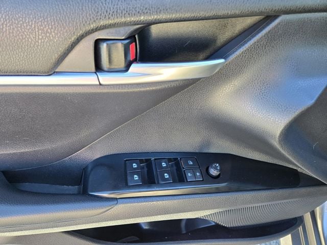 2019 Toyota Camry LE Automatic - 22933242 - 13