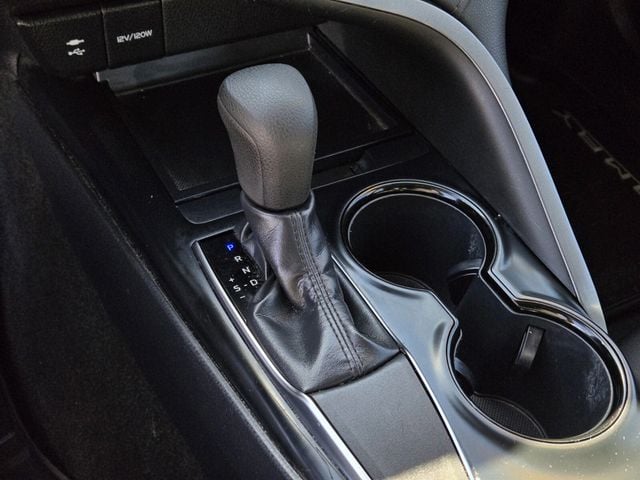 2019 Toyota Camry LE Automatic - 22933242 - 18