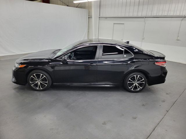 2019 Toyota Camry SE Automatic - 22292072 - 1