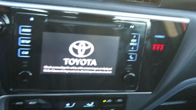 2019 Toyota Corolla 4 NEW TIRES , JUST SERVICED  - 22789544 - 10