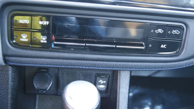 2019 Toyota Corolla 4 NEW TIRES , JUST SERVICED  - 22789544 - 21