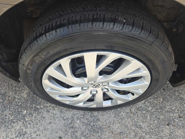 2019 Toyota Corolla LE CVT - 22914665 - 21
