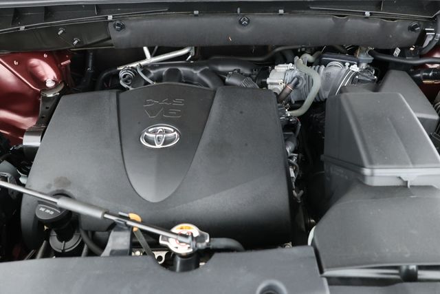 2019 Toyota Highlander Limited Platinum V6 AWD with Seating for Eight - 22906381 - 26