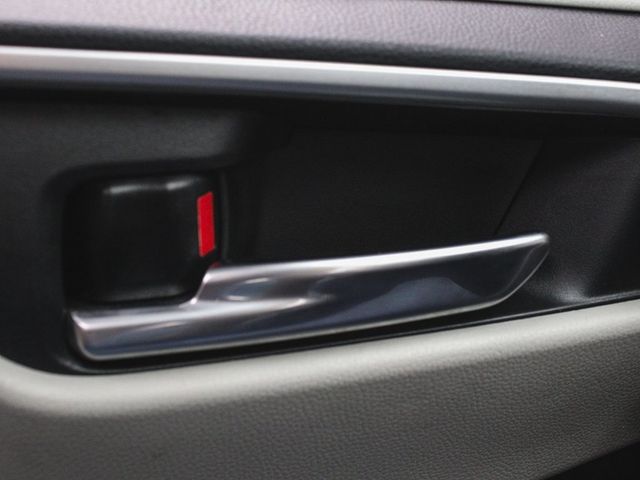 2019 Toyota RAV4 XLE - 22935982 - 9