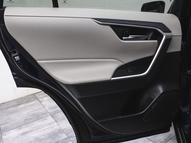 2019 Toyota RAV4 XLE - 22935982 - 11