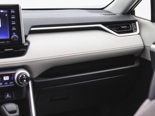 2019 Toyota RAV4 XLE - 22935982 - 16