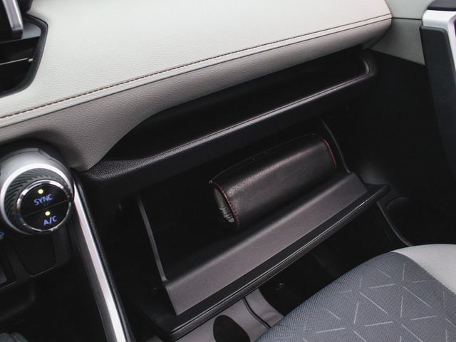 2019 Toyota RAV4 XLE - 22935982 - 17