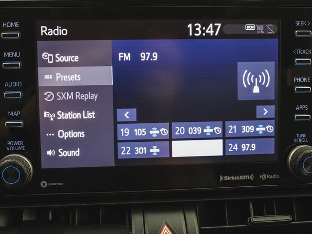 2019 Toyota RAV4 XLE - 22935982 - 18