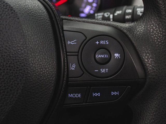 2019 Toyota RAV4 XLE - 22935982 - 24