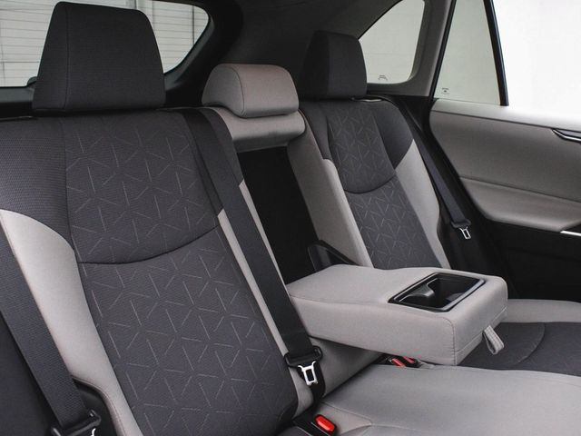 2019 Toyota RAV4 XLE - 22935982 - 35