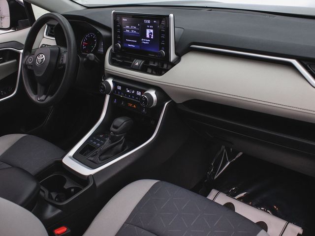 2019 Toyota RAV4 XLE - 22935982 - 39