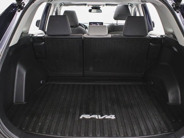 2019 Toyota RAV4 XLE - 22935982 - 40