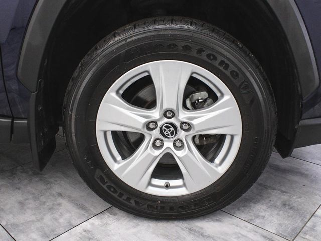 2019 Toyota RAV4 XLE - 22935982 - 6