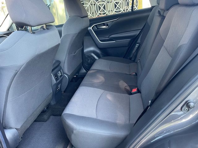 2019 Toyota RAV4 XLE FWD - 22888142 - 10