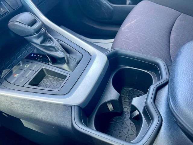 2019 Toyota RAV4 XLE FWD - 22888142 - 13