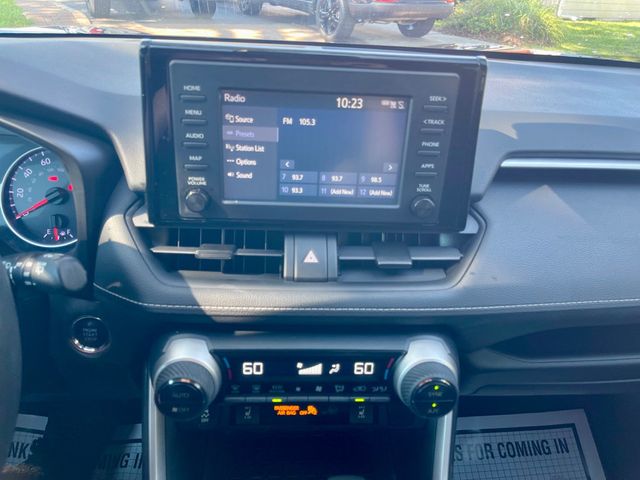 2019 Toyota RAV4 XLE FWD - 22888142 - 14