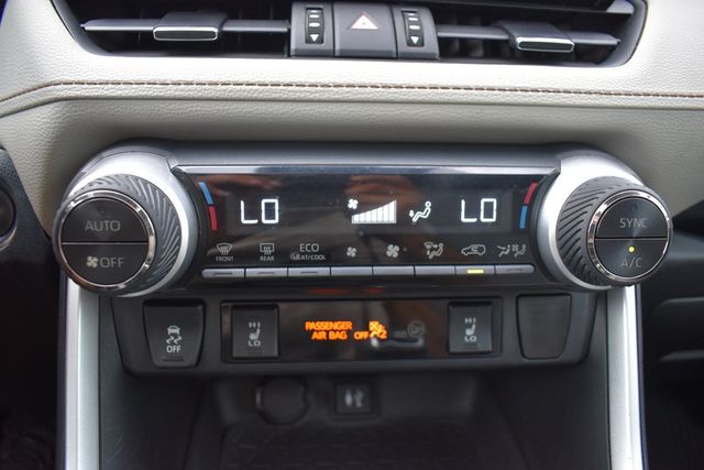 2019 Toyota RAV4 XLE Premium AWD - 22899654 - 10