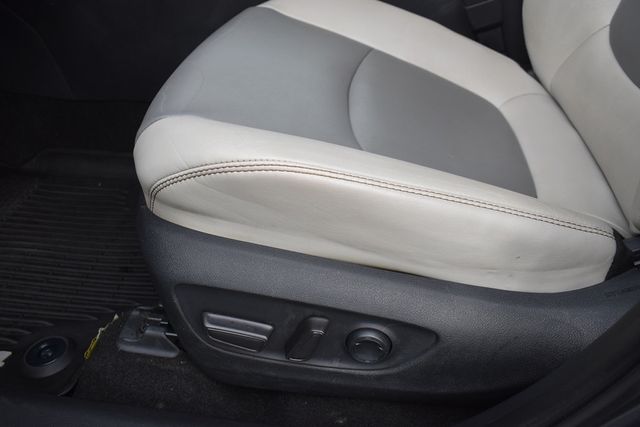 2019 Toyota RAV4 XLE Premium AWD - 22899654 - 15