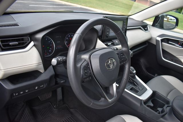 2019 Toyota RAV4 XLE Premium AWD - 22899654 - 1