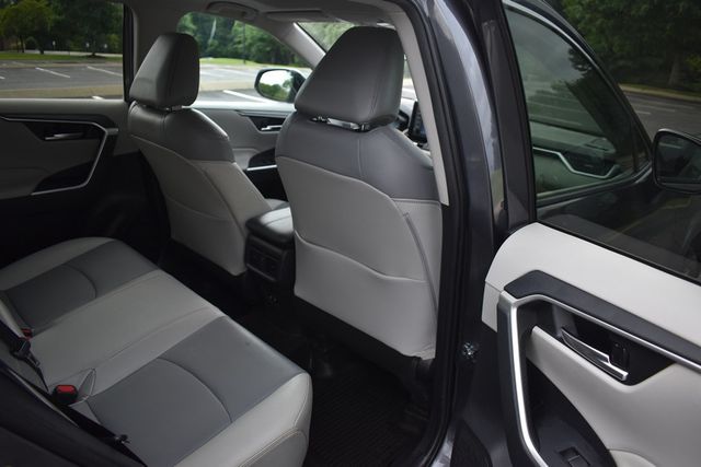 2019 Toyota RAV4 XLE Premium AWD - 22899654 - 21