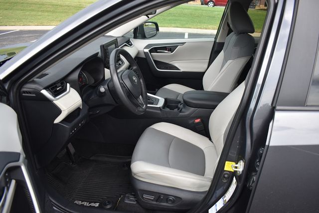2019 Toyota RAV4 XLE Premium AWD - 22899654 - 23