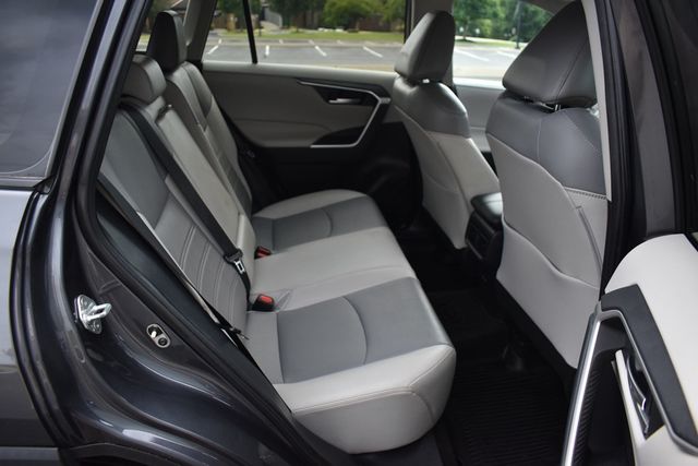 2019 Toyota RAV4 XLE Premium AWD - 22899654 - 24