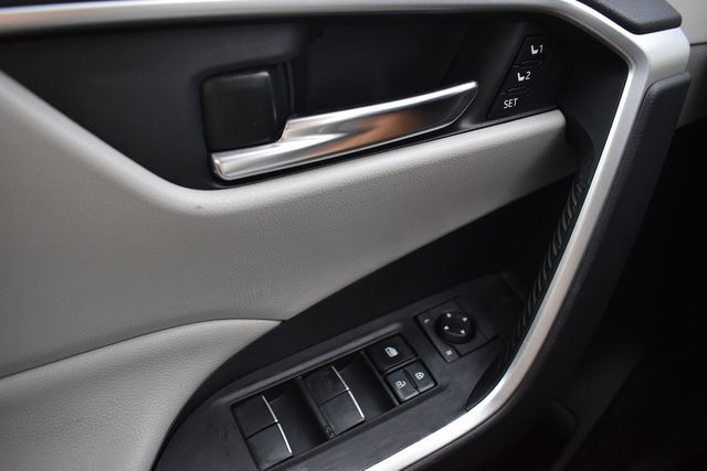2019 Toyota RAV4 XLE Premium AWD - 22899654 - 26