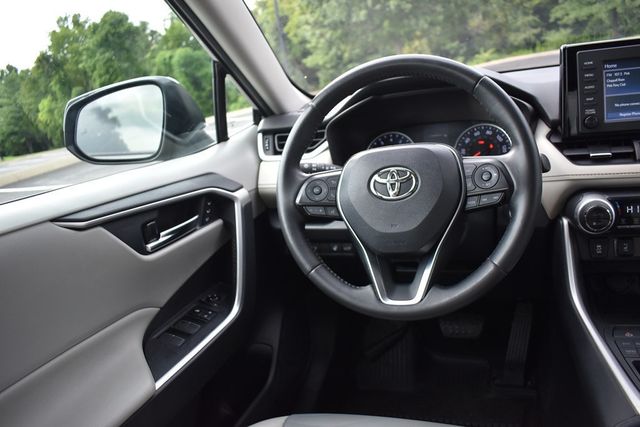 2019 Toyota RAV4 XLE Premium AWD - 22899654 - 30