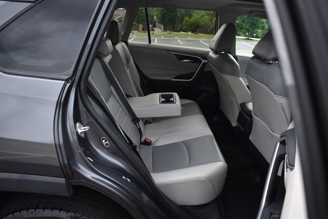2019 Toyota RAV4 XLE Premium AWD - 22899654 - 33