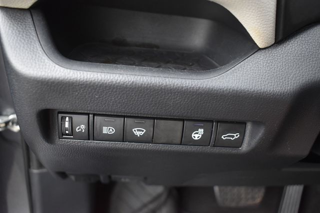 2019 Toyota RAV4 XLE Premium AWD - 22899654 - 38