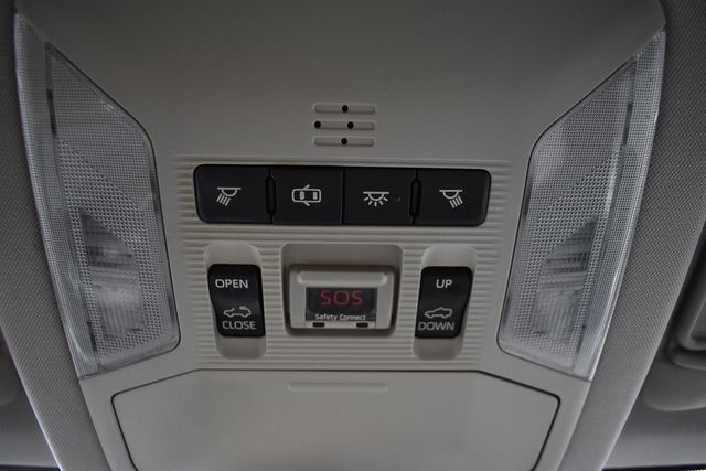 2019 Toyota RAV4 XLE Premium AWD - 22899654 - 39