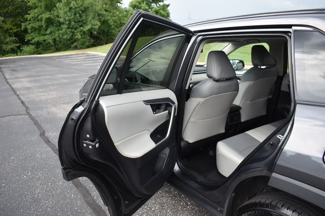 2019 Toyota RAV4 XLE Premium AWD - 22899654 - 43