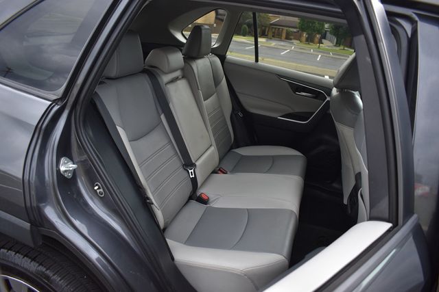 2019 Toyota RAV4 XLE Premium AWD - 22899654 - 4