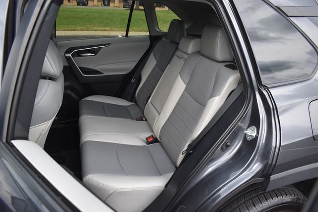 2019 Toyota RAV4 XLE Premium AWD - 22899654 - 5