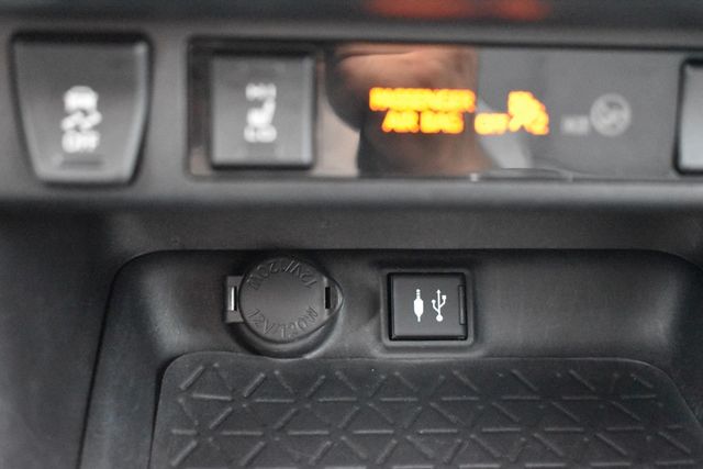 2019 Toyota RAV4 XLE Premium AWD - 22899654 - 8