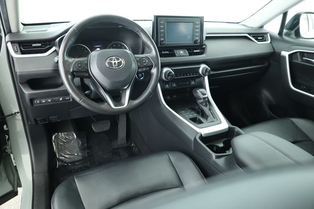 2019 Toyota RAV4 XLE Premium AWD with Cold Weather Package - 22929932 - 10