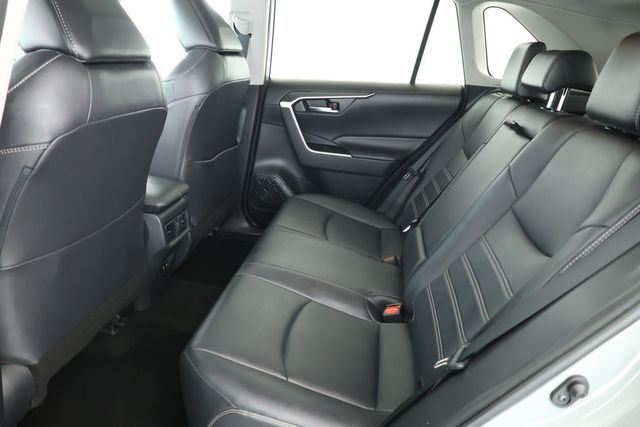 2019 Toyota RAV4 XLE Premium AWD with Cold Weather Package - 22929932 - 18