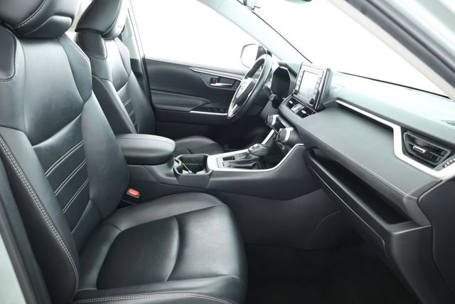 2019 Toyota RAV4 XLE Premium AWD with Cold Weather Package - 22929932 - 21