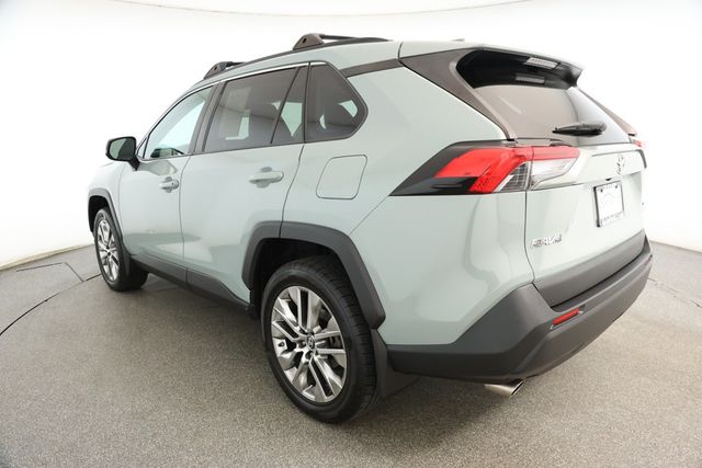2019 Toyota RAV4 XLE Premium AWD with Cold Weather Package - 22929932 - 5
