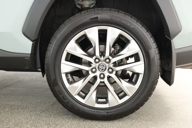 2019 Toyota RAV4 XLE Premium AWD with Cold Weather Package - 22929932 - 6
