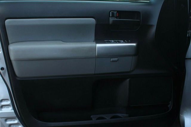 2019 Toyota Sequoia SR5 PREMIUM W/ NAVIGATION/ PREMIUM AUDIO, LEATHER,  - 22931661 - 18