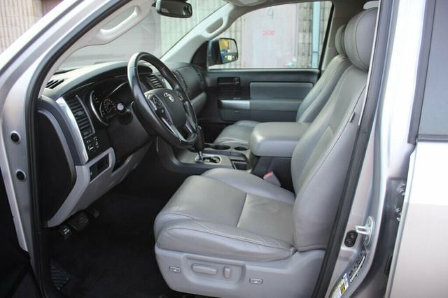 2019 Toyota Sequoia SR5 PREMIUM W/ NAVIGATION/ PREMIUM AUDIO, LEATHER,  - 22931661 - 22