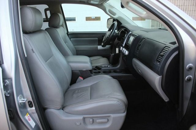 2019 Toyota Sequoia SR5 PREMIUM W/ NAVIGATION/ PREMIUM AUDIO, LEATHER,  - 22931661 - 5